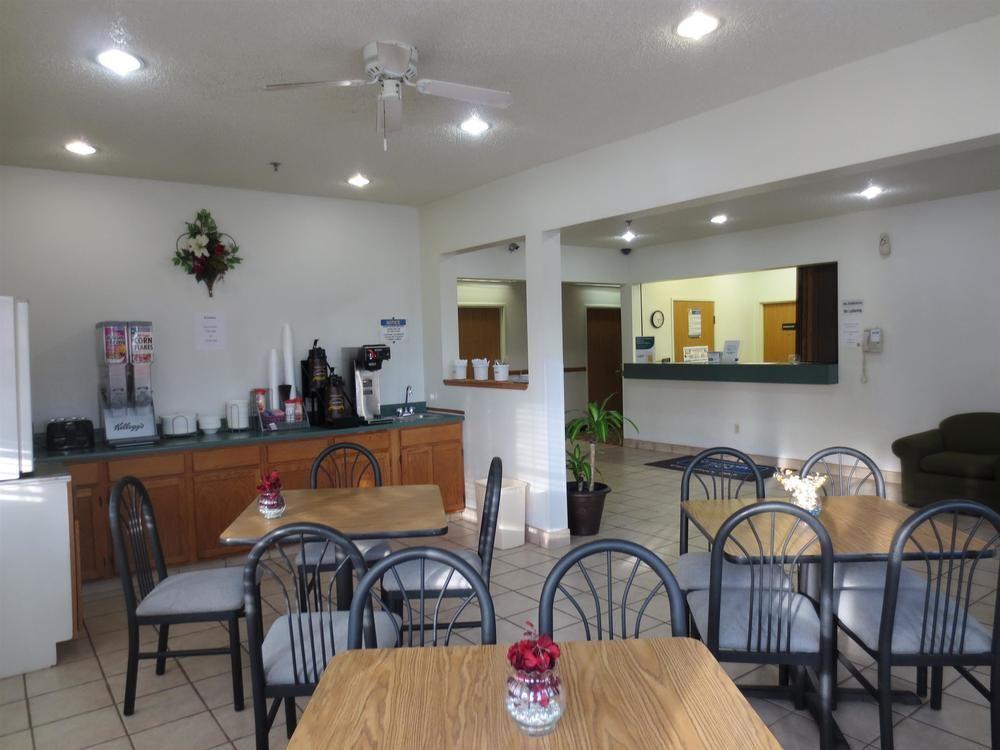 Westbridge Inn & Suites Carrollton エクステリア 写真