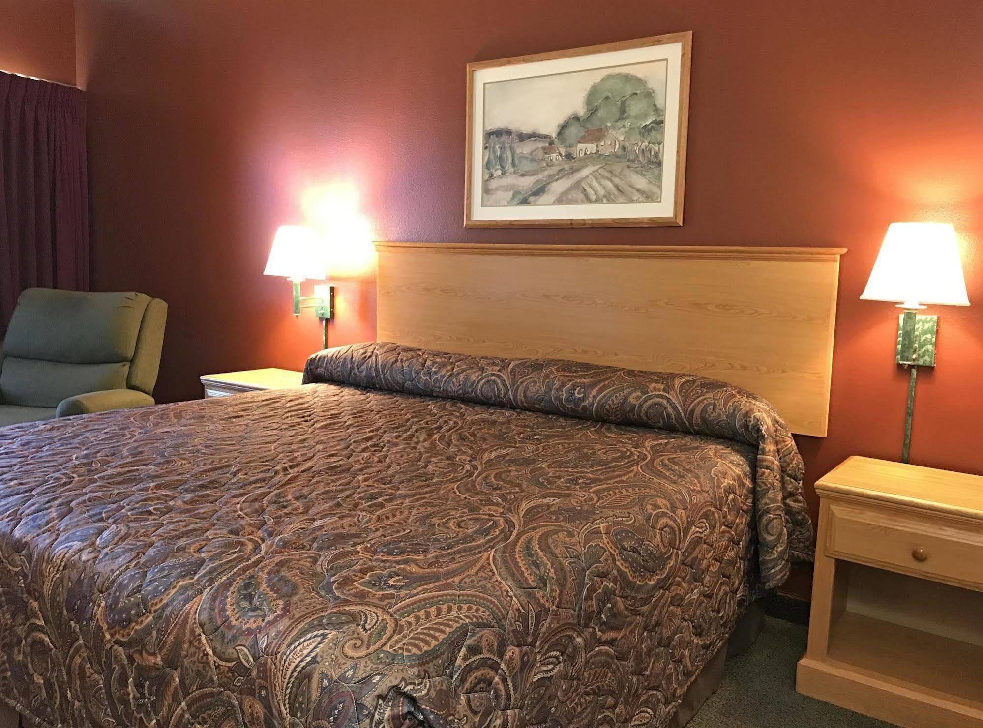 Westbridge Inn & Suites Carrollton エクステリア 写真