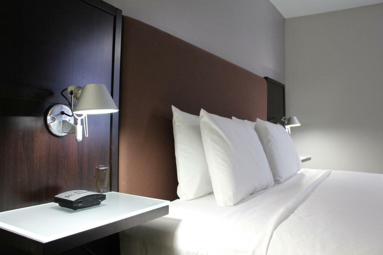 Westbridge Inn & Suites Carrollton エクステリア 写真