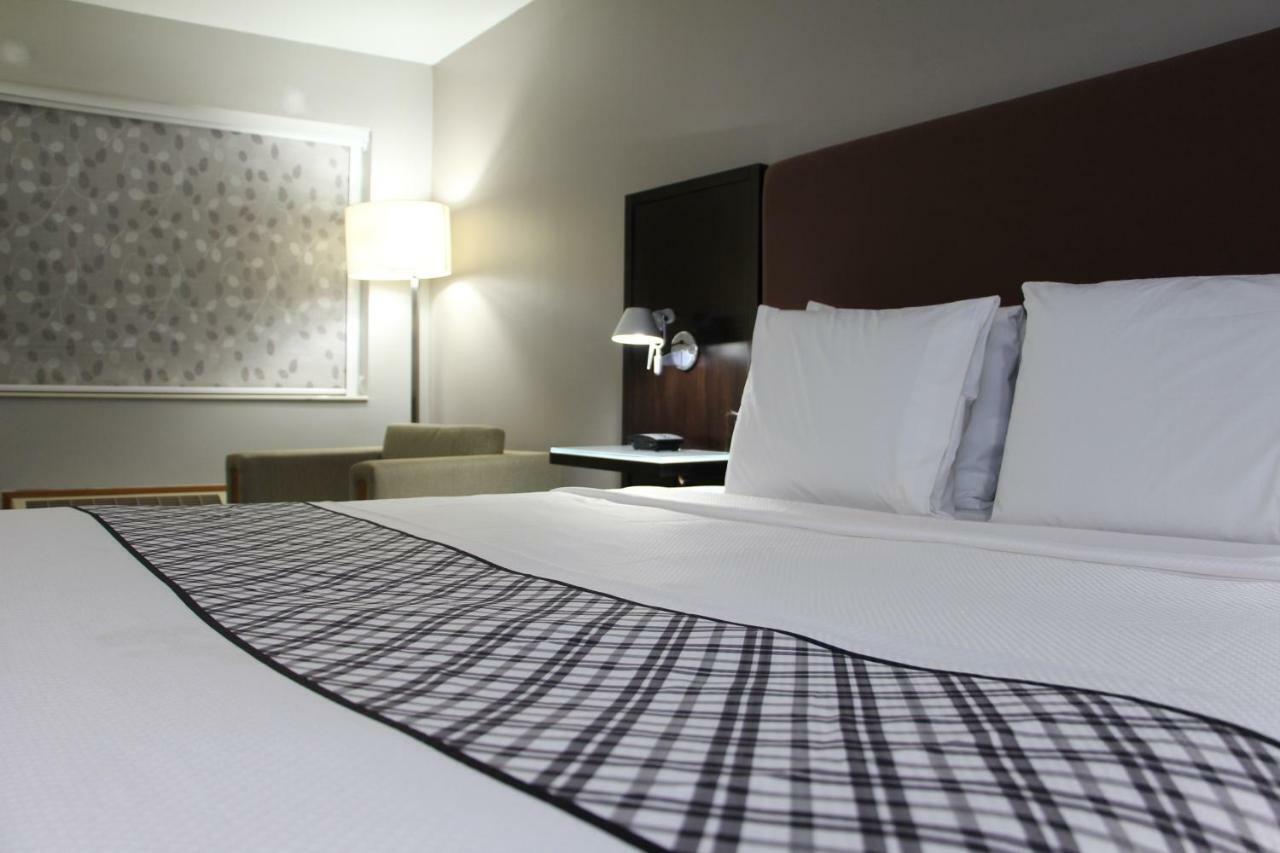Westbridge Inn & Suites Carrollton エクステリア 写真